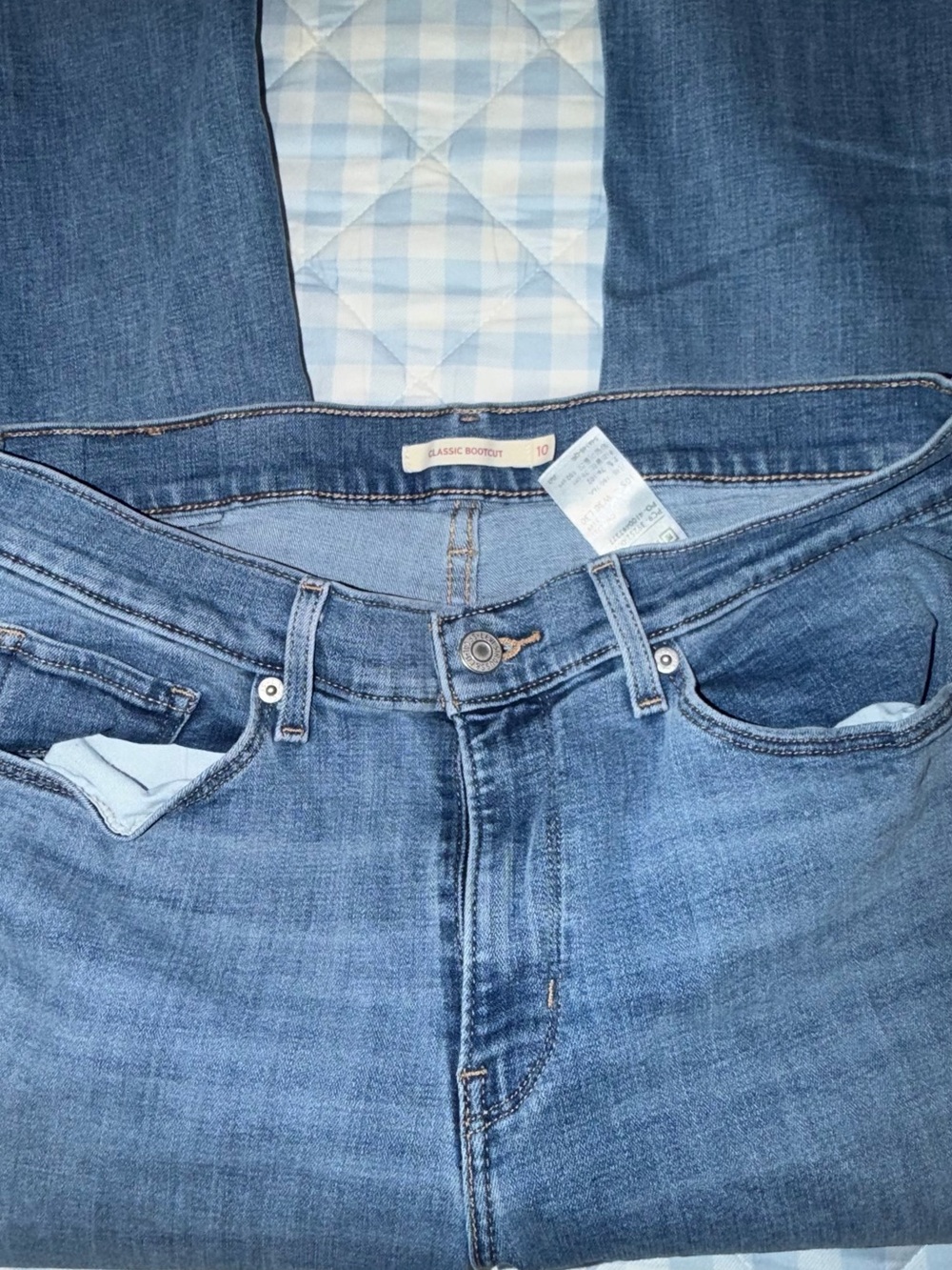 Levi's Women's Bootcut Jeans in Medium Blue Denim